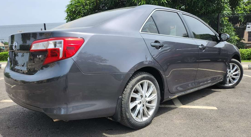 Thumbnail 2 of 2014 Toyota Camry LE